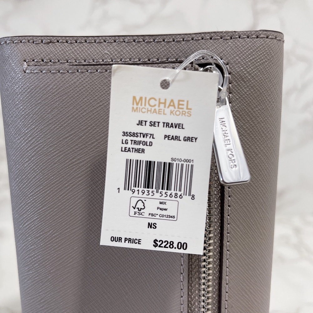 Michael Kors Charlotte Large Top Zip Tote set - Picture 10 of 15